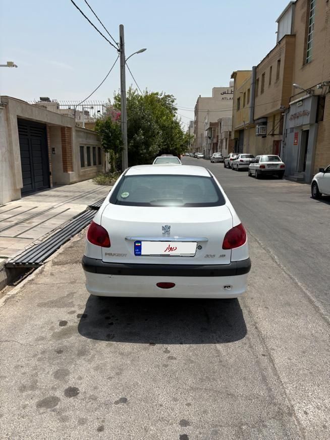 پژو ۲۰۶ صندوق دار v8 - 1397