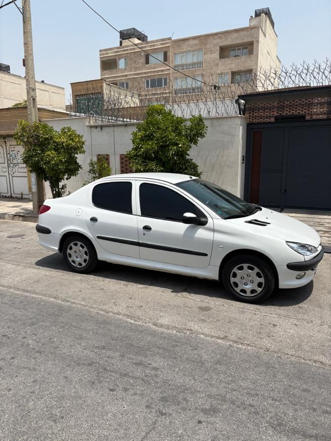 پژو ۲۰۶ صندوق دار v8 - 1397