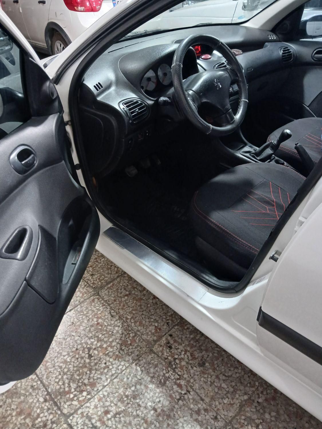 پژو ۲۰۶ صندوق دار v8 - 1394