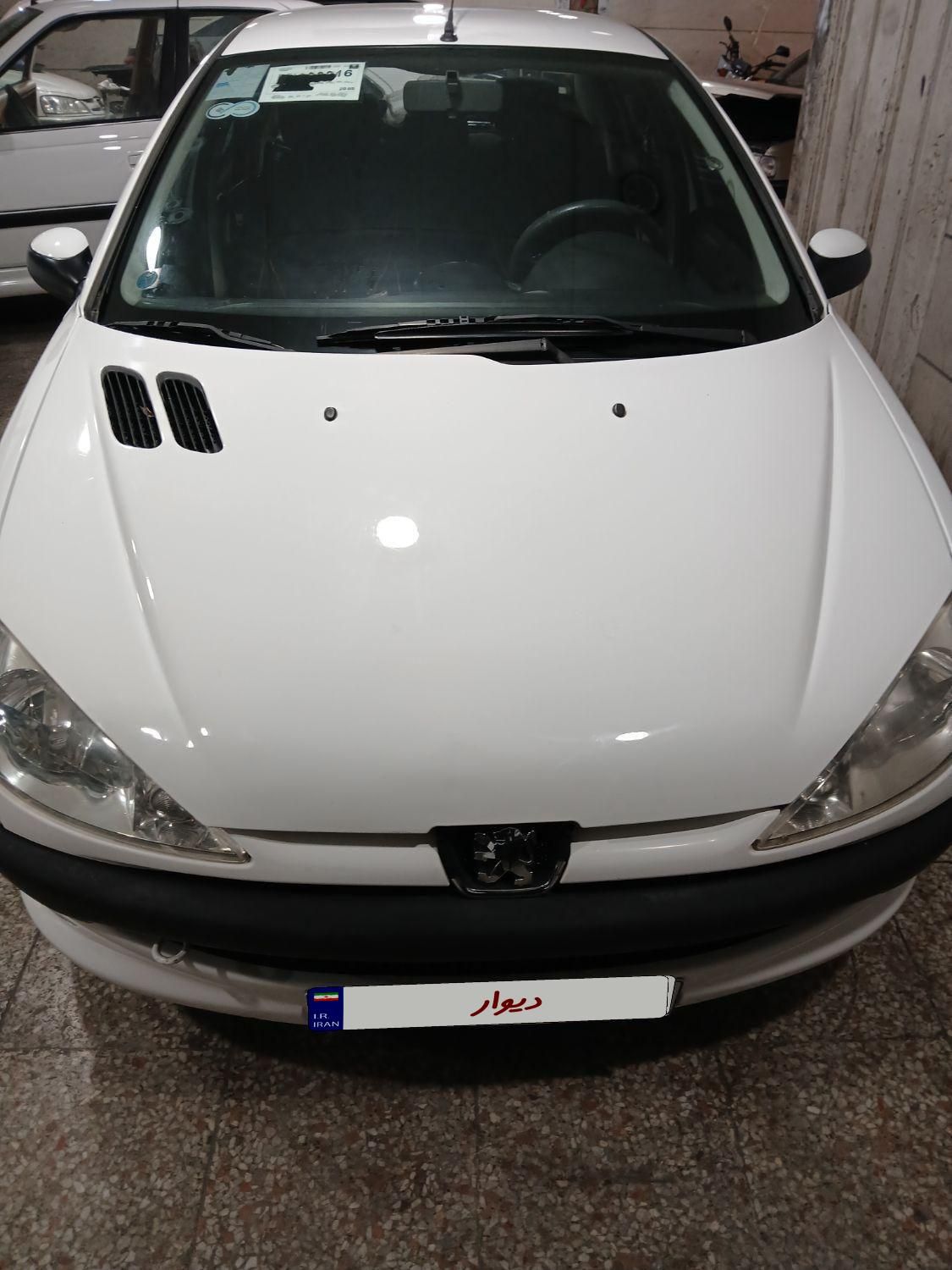 پژو ۲۰۶ صندوق دار v8 - 1394