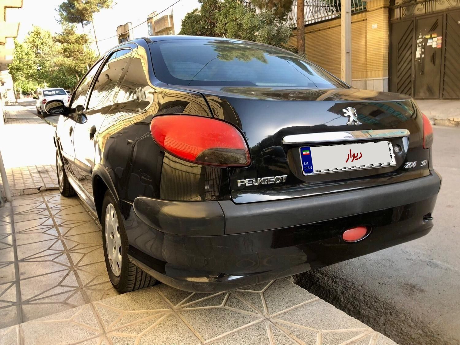 پژو ۲۰۶ صندوق دار v8 - 1391
