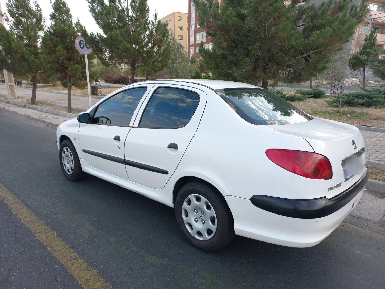 پژو ۲۰۶ صندوق دار v8 - 1387