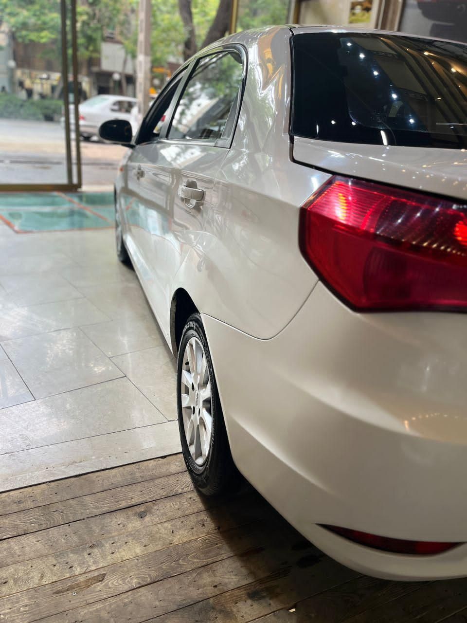 ام وی ام 315 صندوقدار اسپرت دنده‌ای - 1395