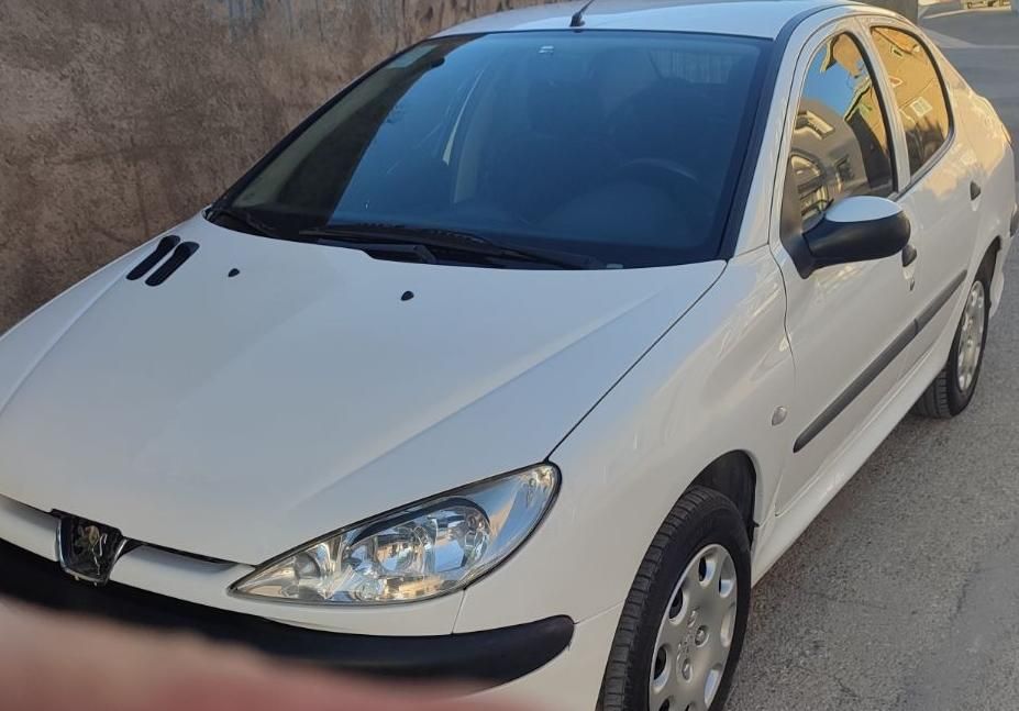 پژو ۲۰۶ صندوق دار v8 - 1395