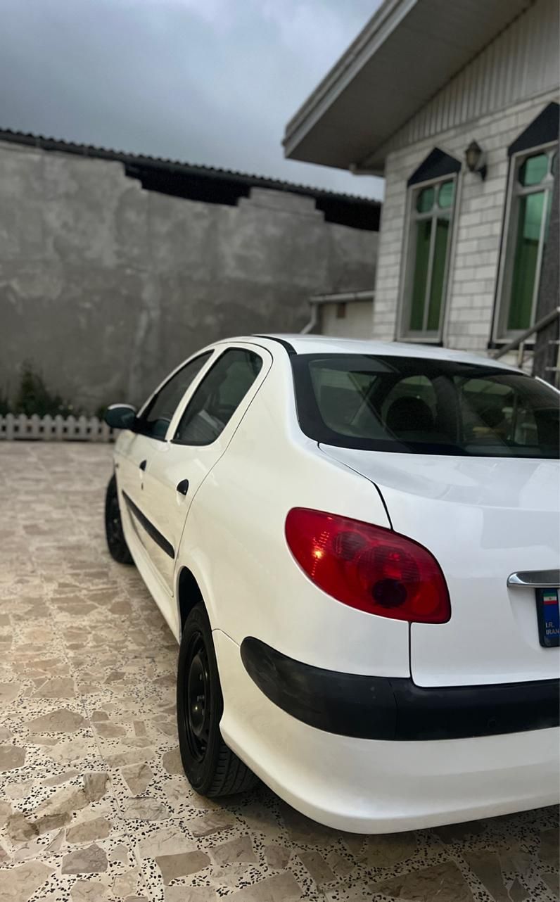 پژو ۲۰۶ صندوق دار v8 - 1393