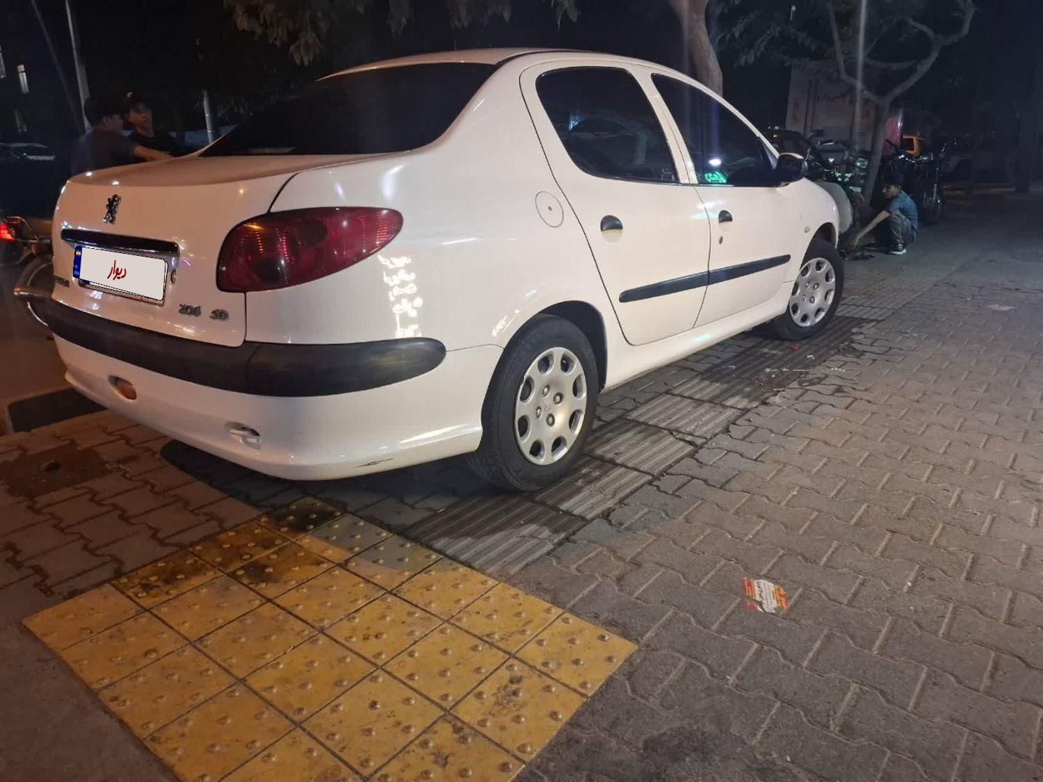 پژو ۲۰۶ صندوق دار v8 - 1395