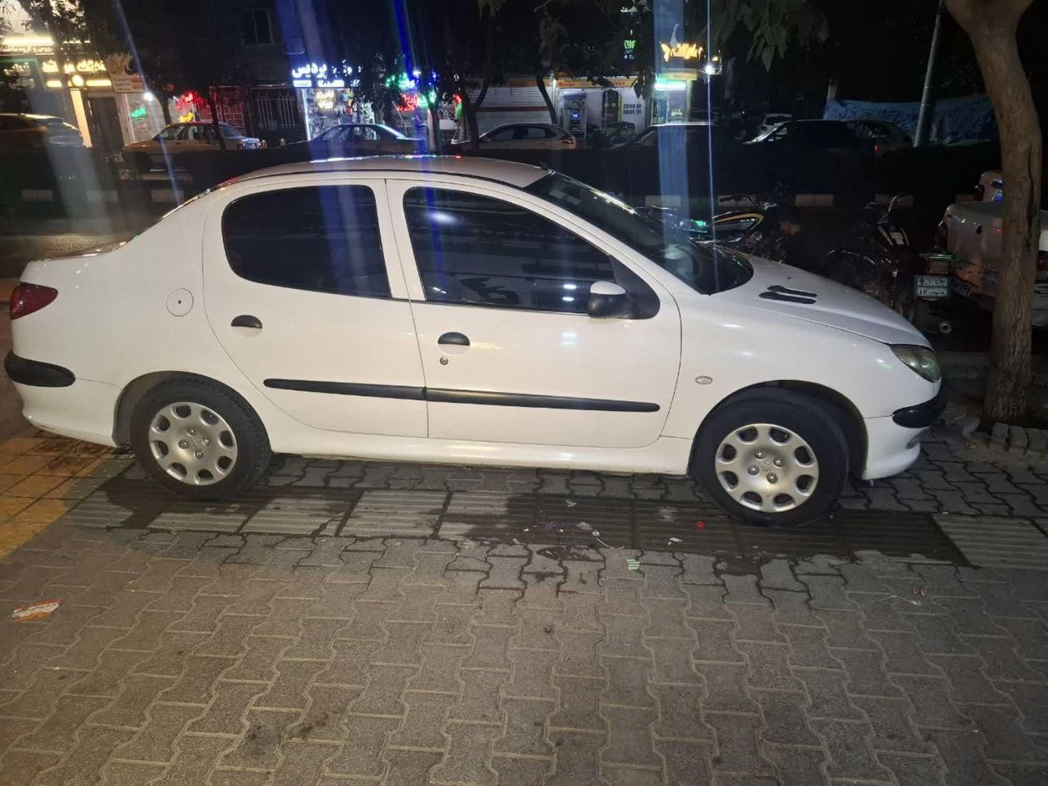 پژو ۲۰۶ صندوق دار v8 - 1395