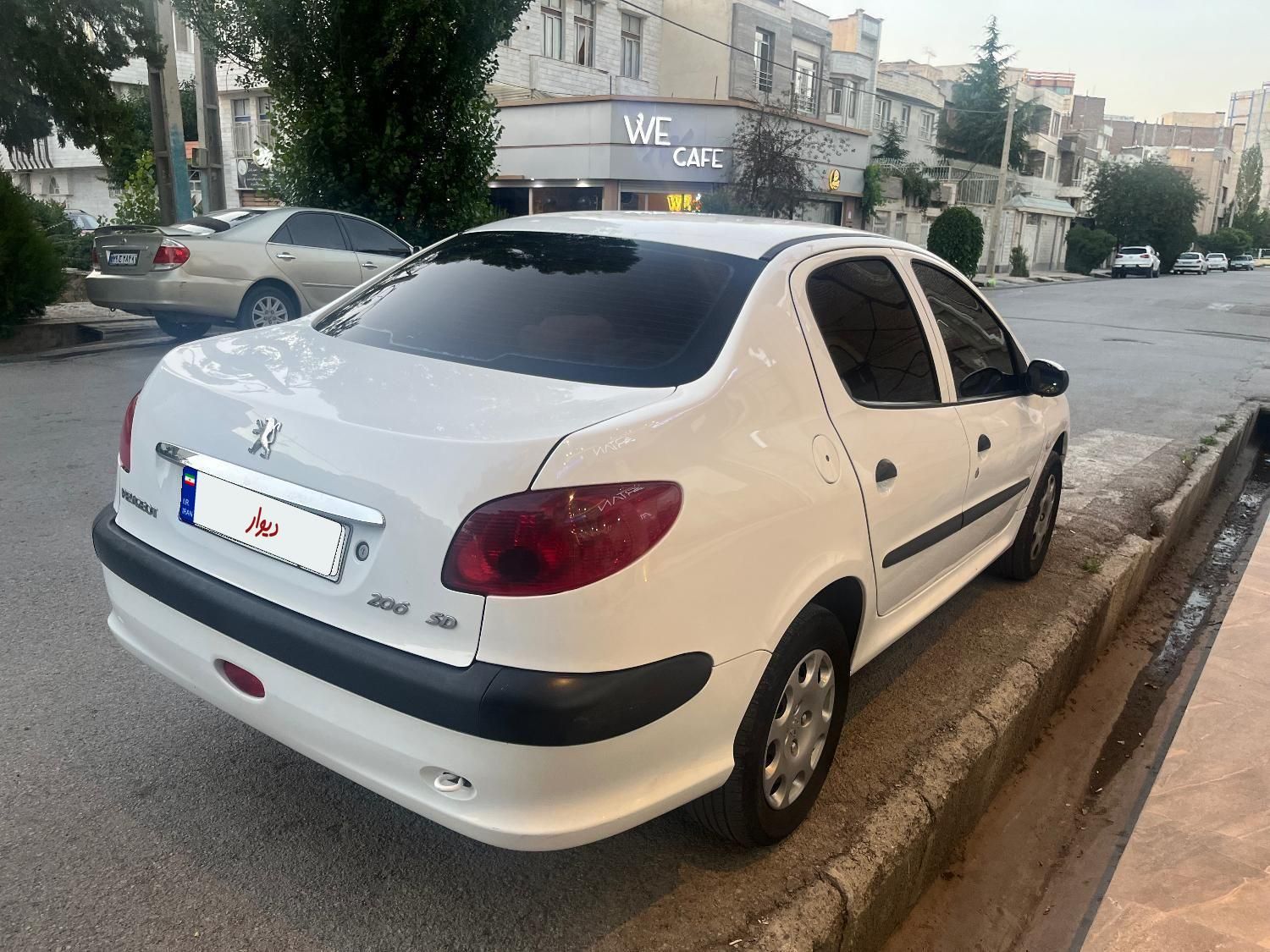 پژو ۲۰۶ صندوق دار v8 - 1399