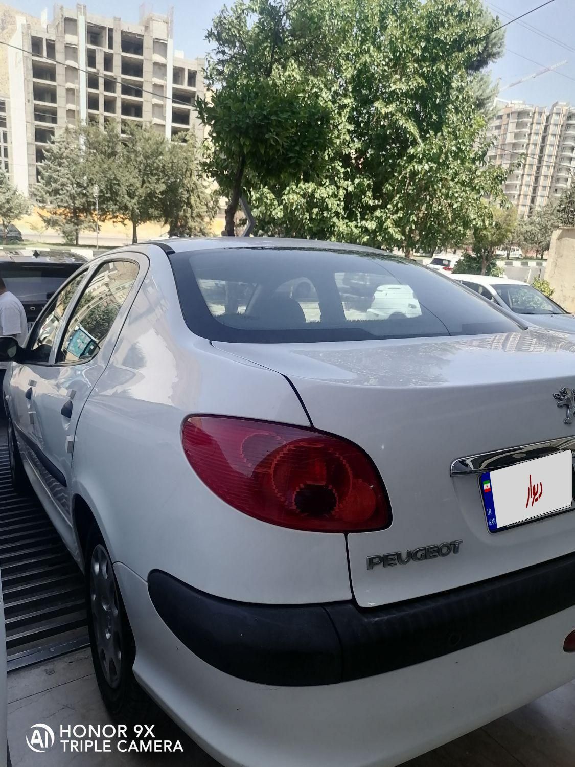 پژو ۲۰۶ صندوق دار v8 - 1395