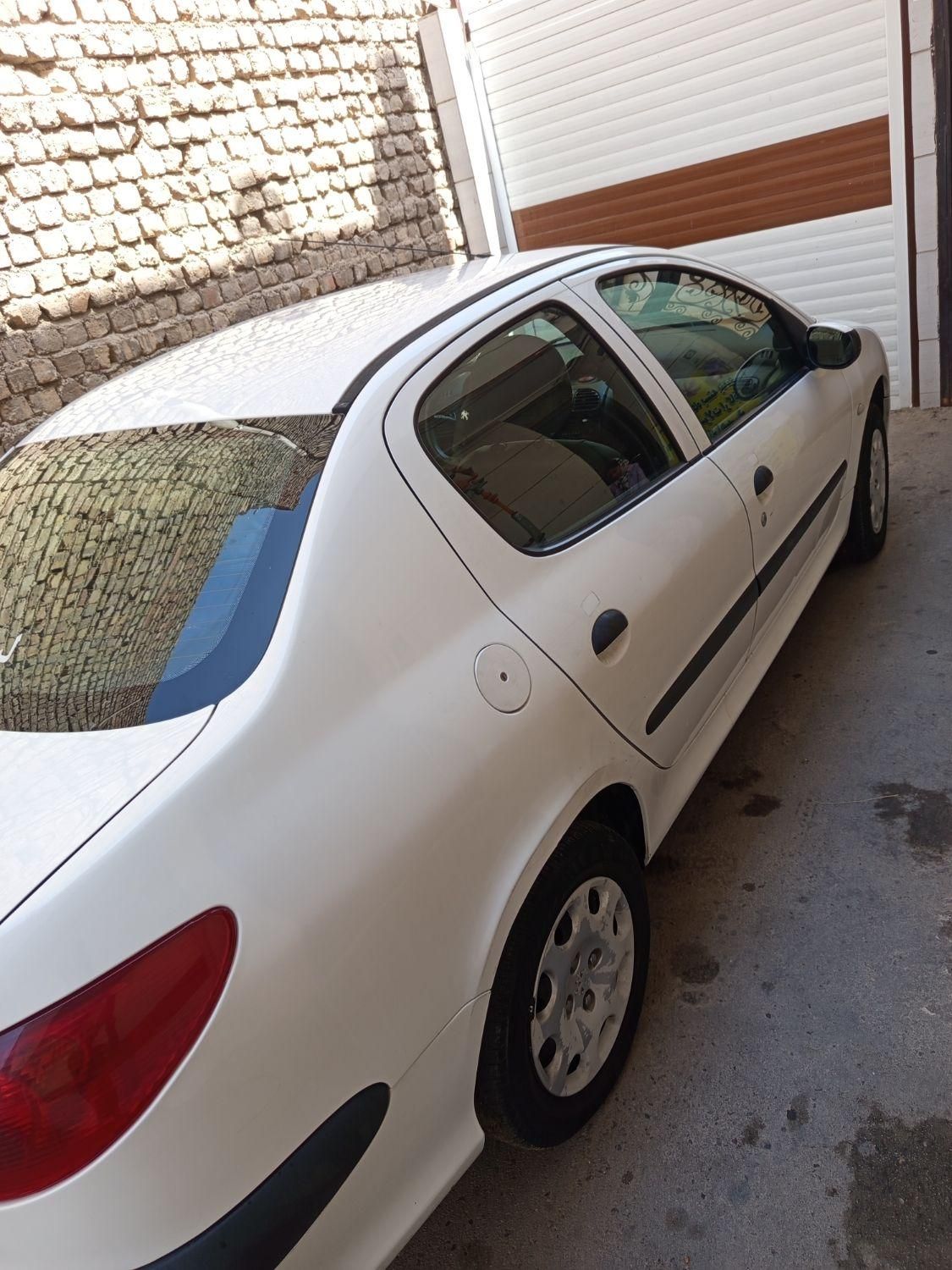 پژو ۲۰۶ صندوق دار v8 - 1396