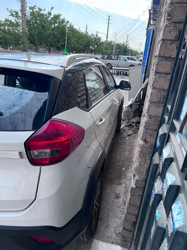 ام وی ام X22 اتوماتیک اسپرت لاکچری - 1400
