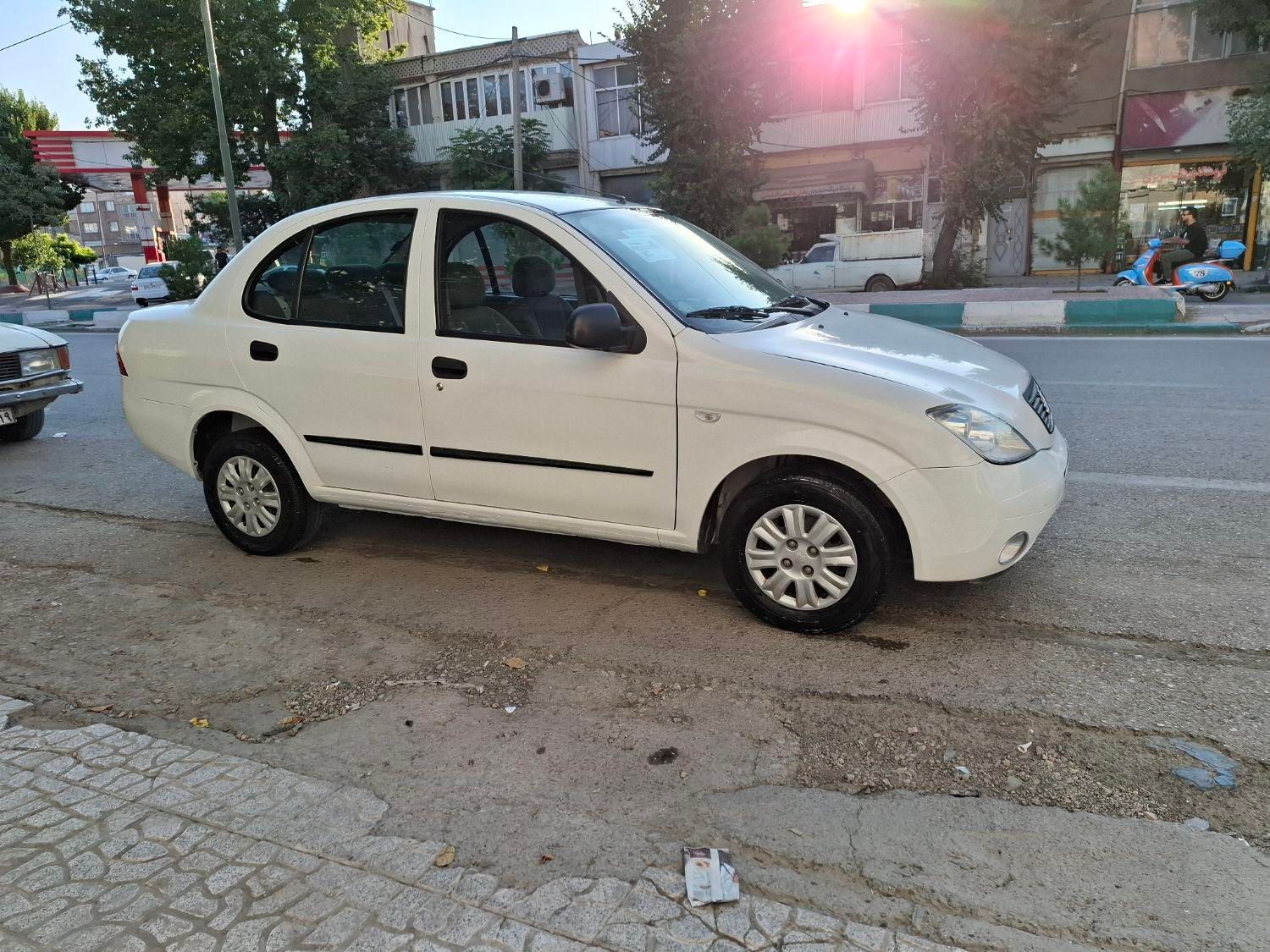 تیبا صندوق دار SX - 1400