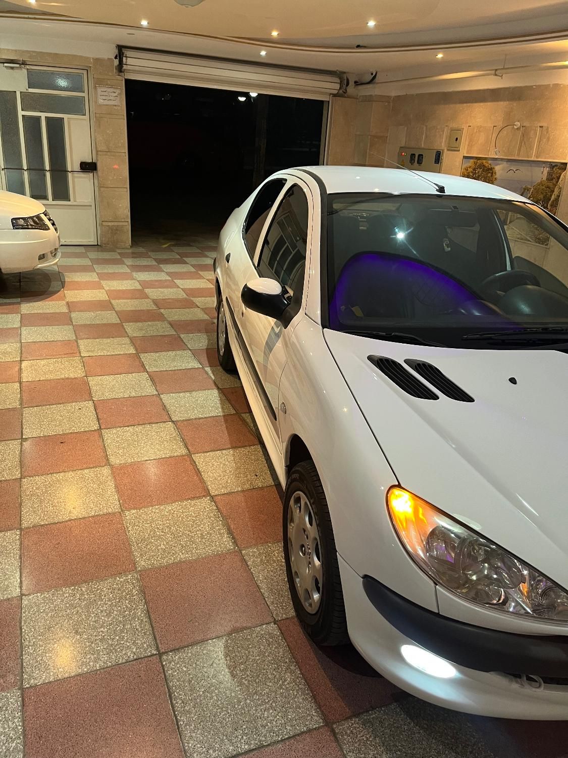پژو ۲۰۶ صندوق دار v8 - 1393