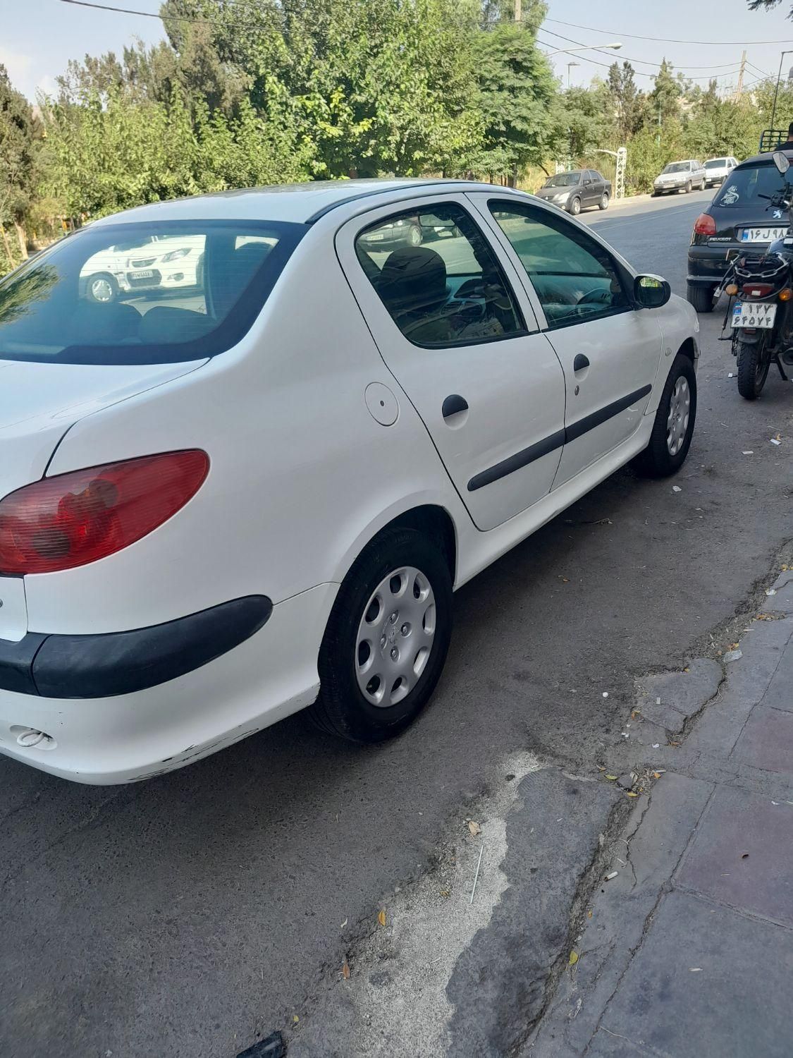پژو ۲۰۶ صندوق دار v8 - 1396