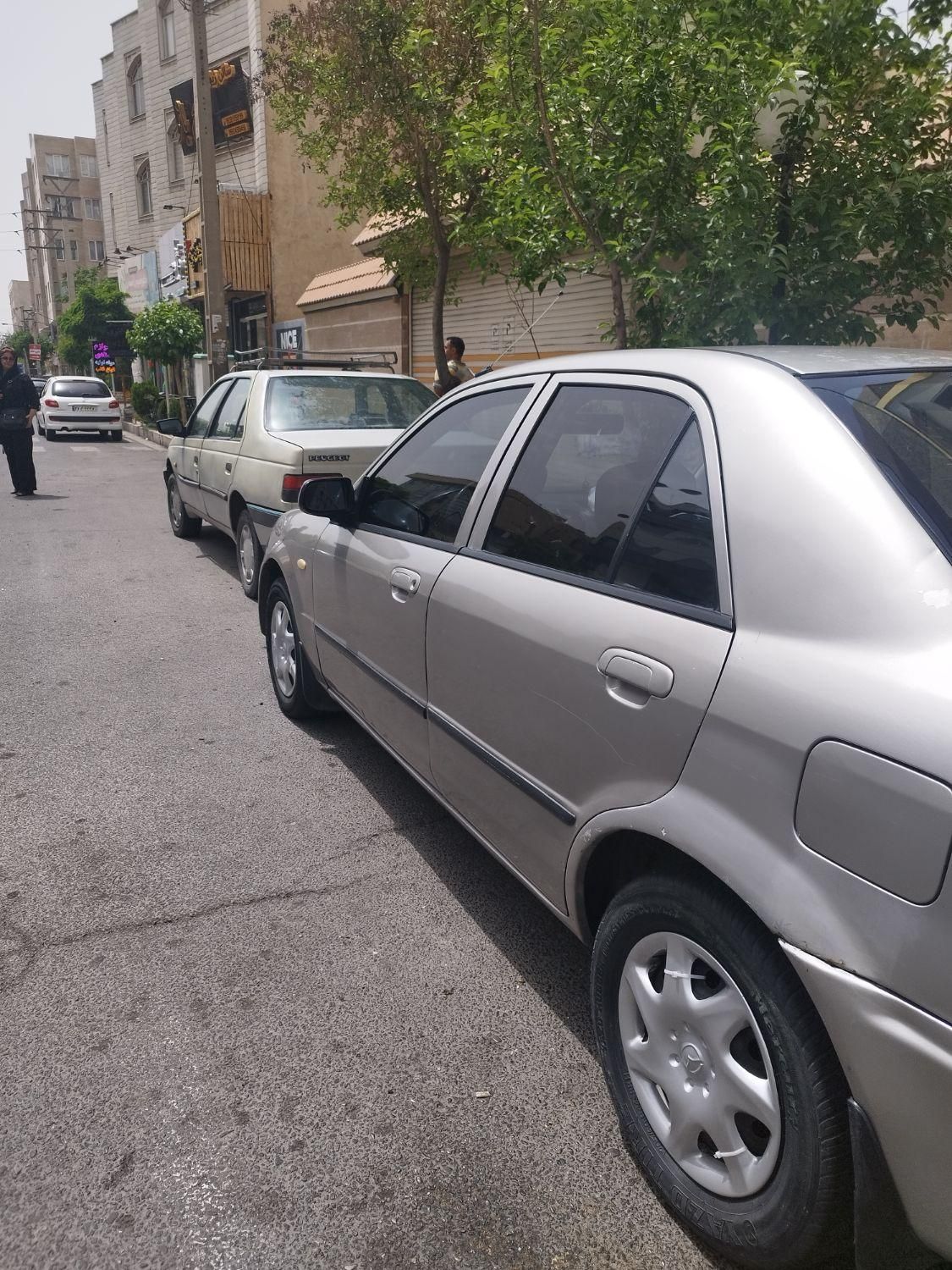 مزدا 323 دنده ای - 1382