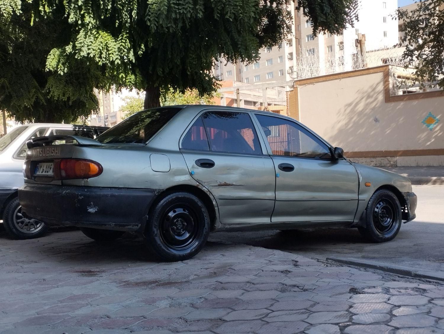 میتسوبیشی لنسر 1.6 لیتر دنده ای - 1992