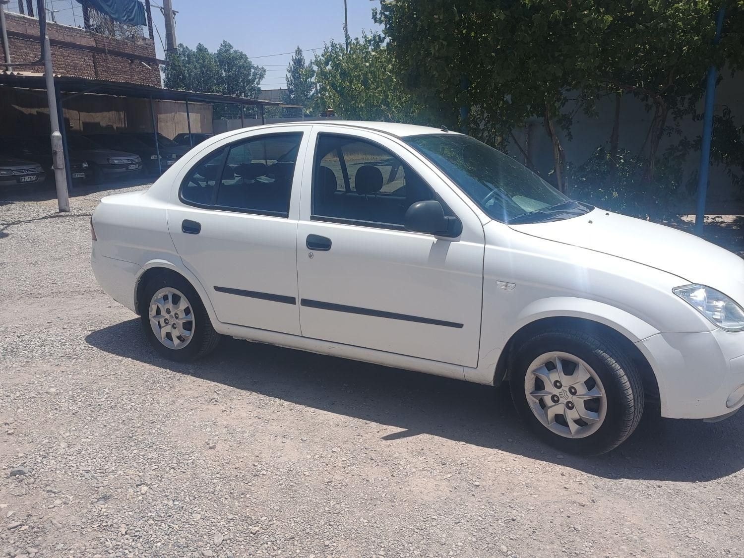 تیبا صندوق دار SX - 1400