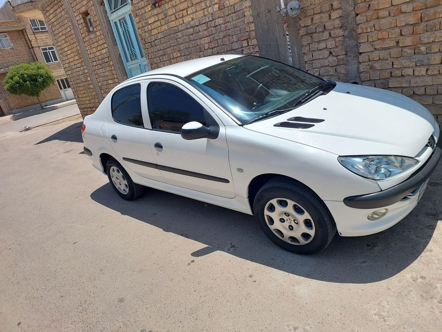 پژو ۲۰۶ صندوق دار v8 - 1396