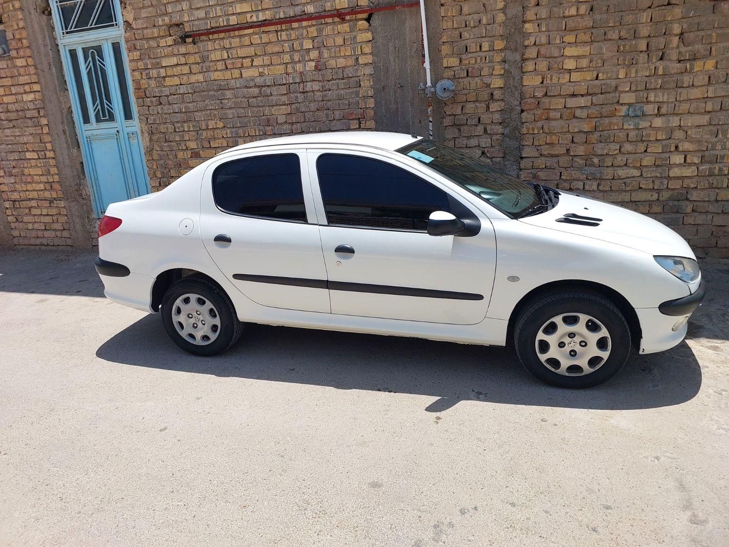 پژو ۲۰۶ صندوق دار v8 - 1396