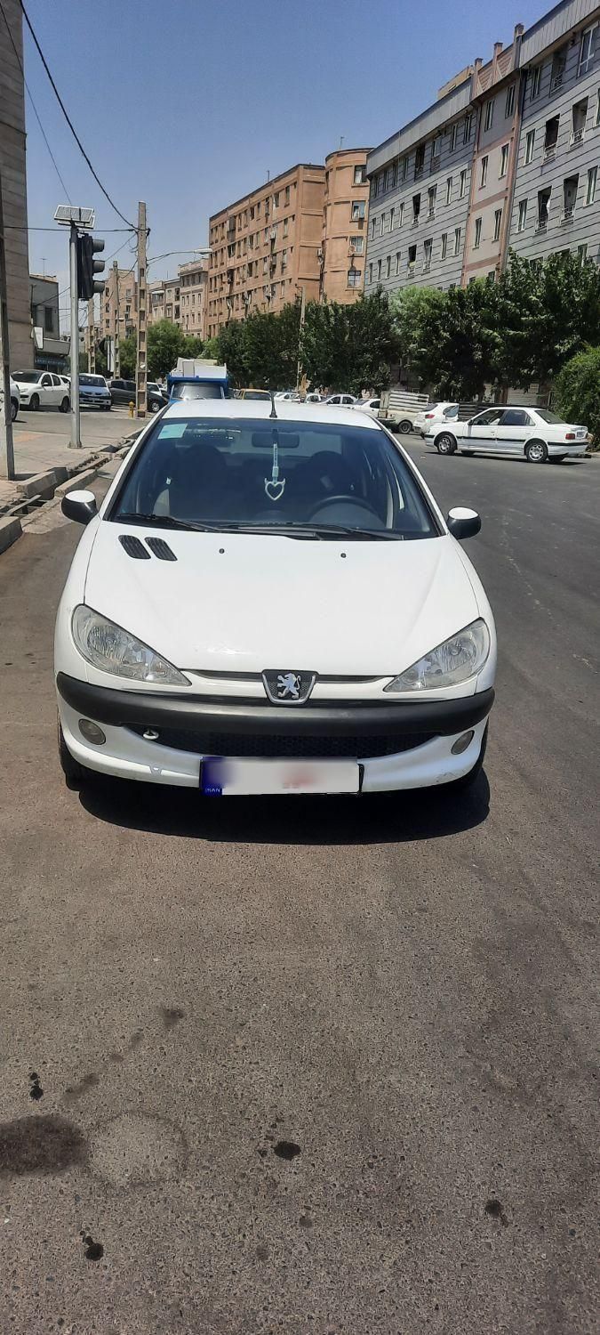 پژو ۲۰۶ صندوق دار v8 - 1397