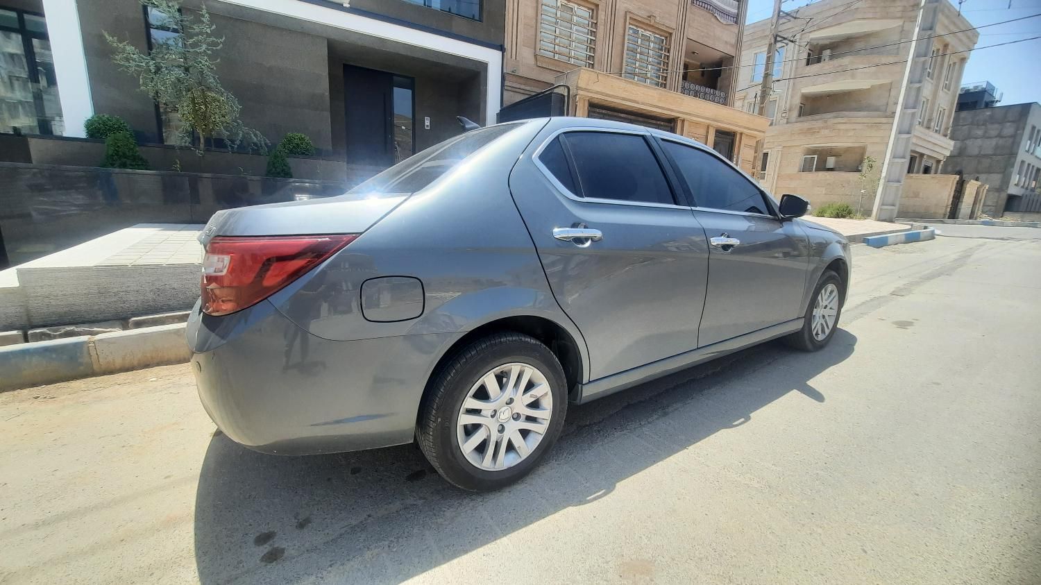 دنا پلاس تیپ ۲ سانروف ۴ ایربگ - 1401