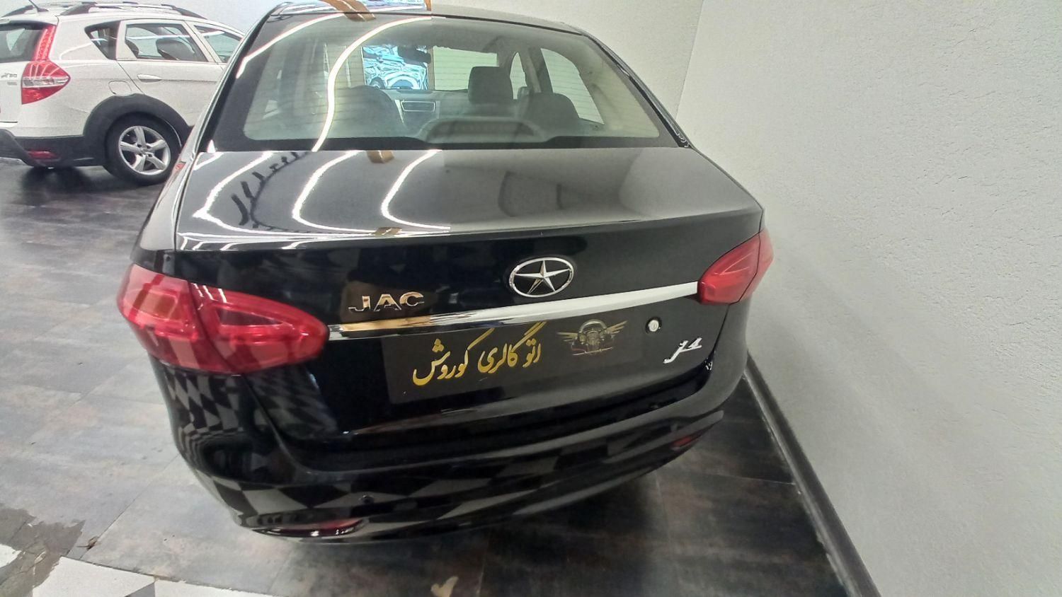 جک J4 اتوماتیک ساده - 1404