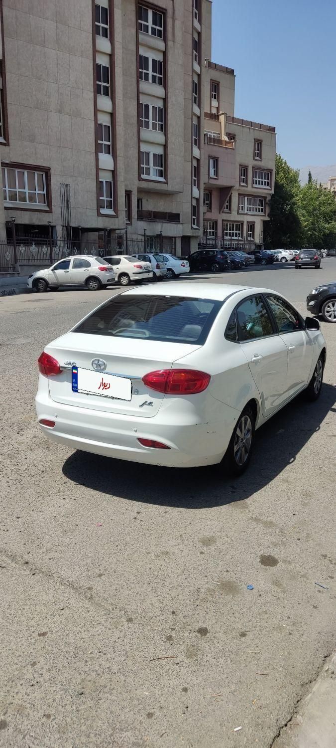 جک J4 اتوماتیک ساده - 1402