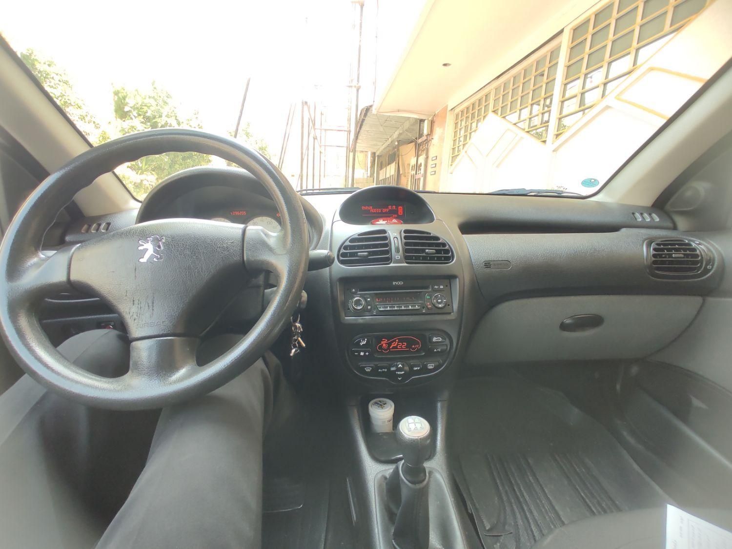 پژو ۲۰۶ صندوق دار v8 - 1395