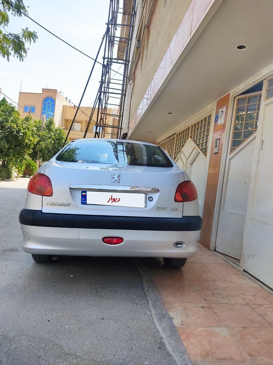 پژو ۲۰۶ صندوق دار v8 - 1395