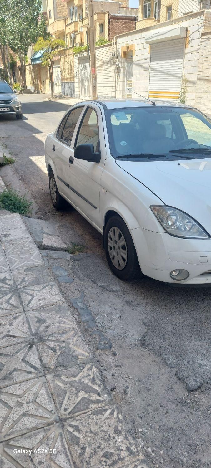 تیبا صندوق دار SX - 1400
