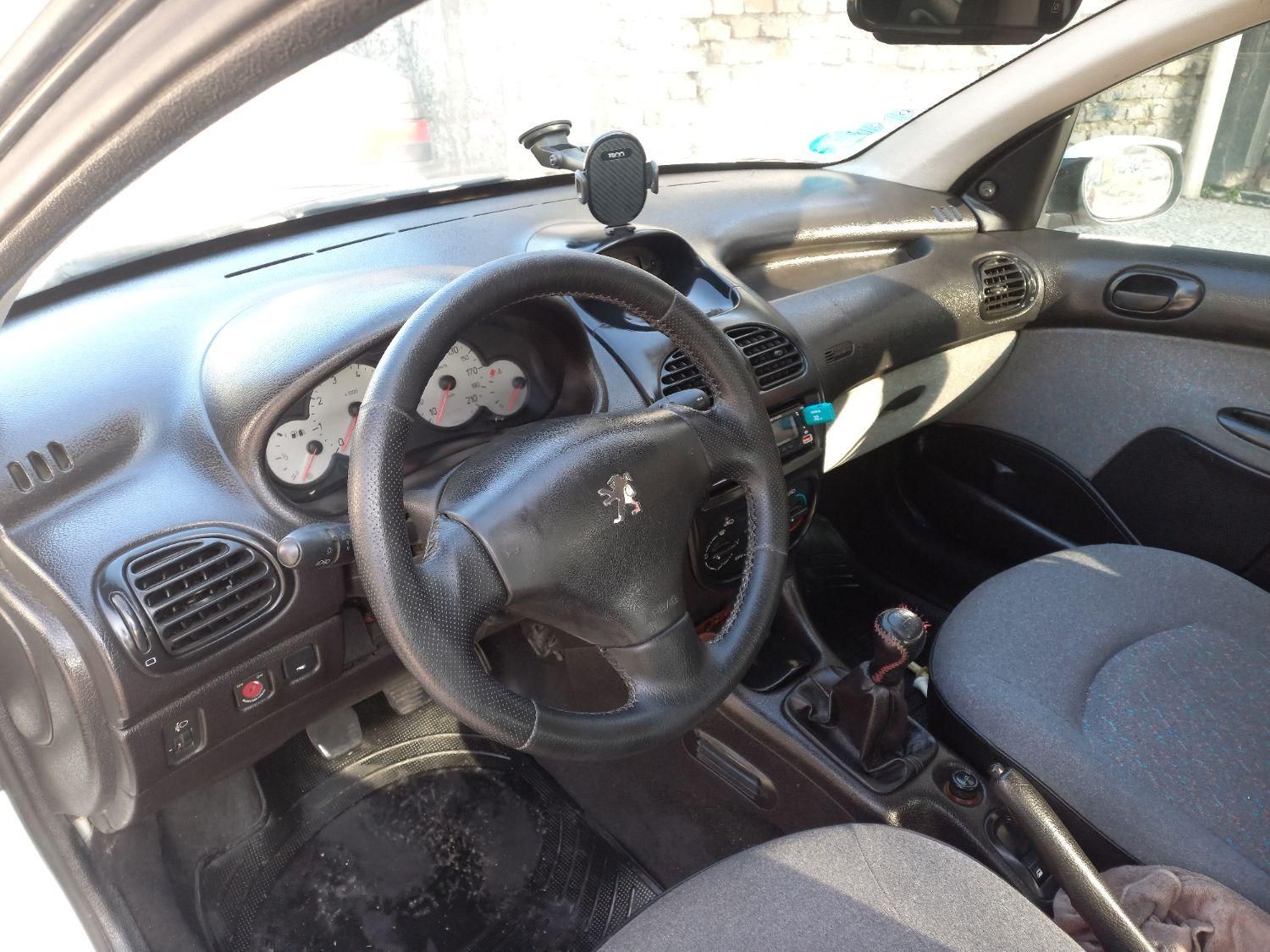 پژو ۲۰۶ صندوق دار v8 - 1390