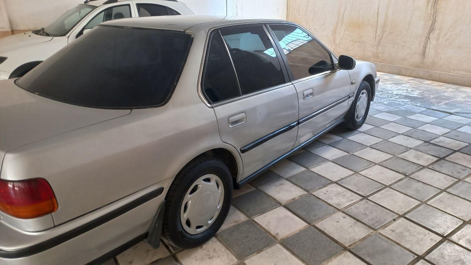 هوندا آکورد EX-B - 1992