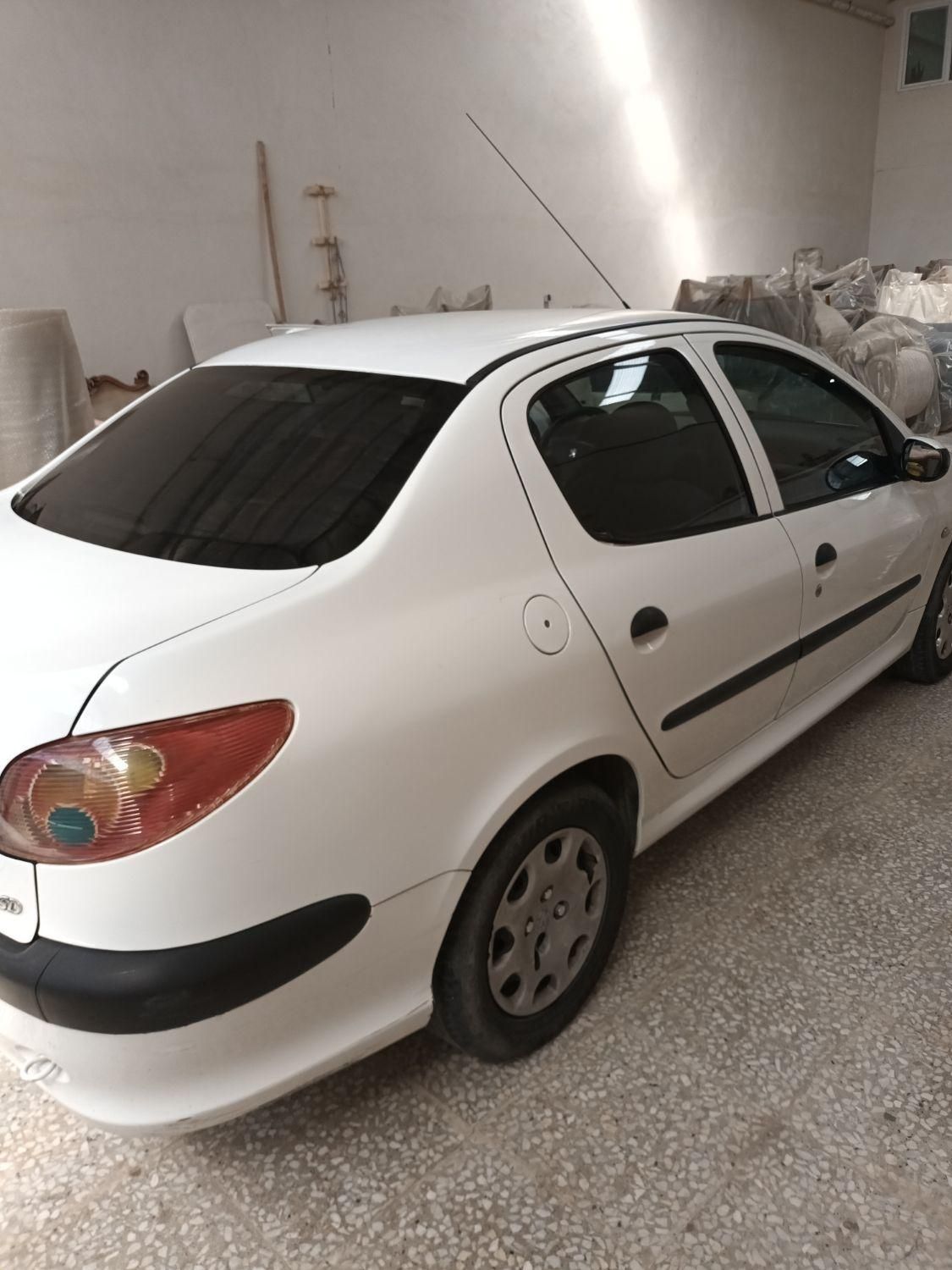 پژو ۲۰۶ صندوق دار v8 - 1393