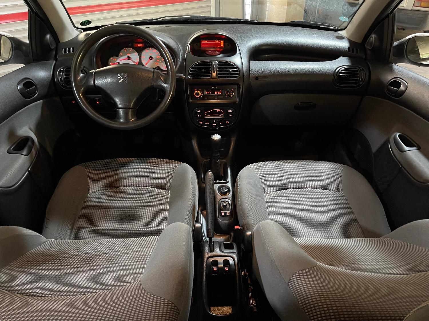 پژو ۲۰۶ صندوق دار v8 - 1399