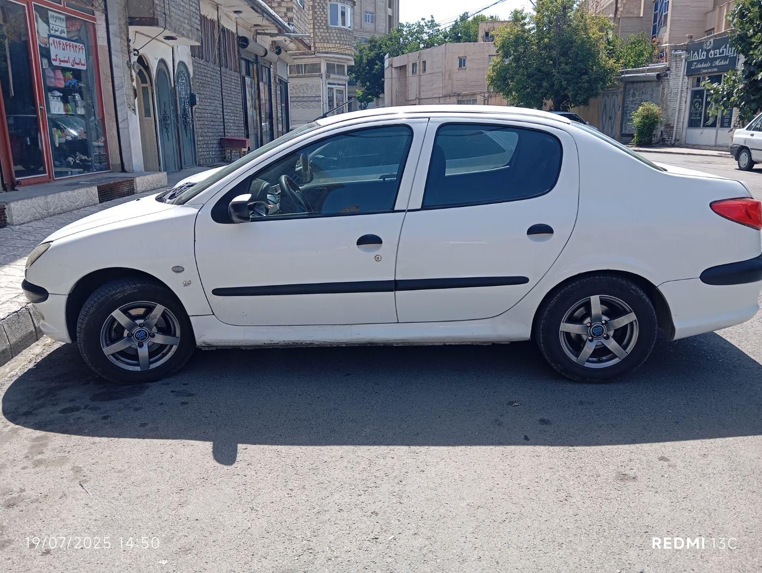 پژو ۲۰۶ صندوق دار v8 - 1393