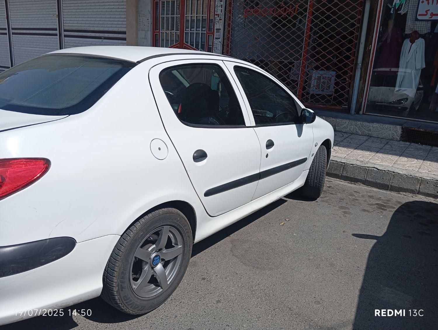 پژو ۲۰۶ صندوق دار v8 - 1393