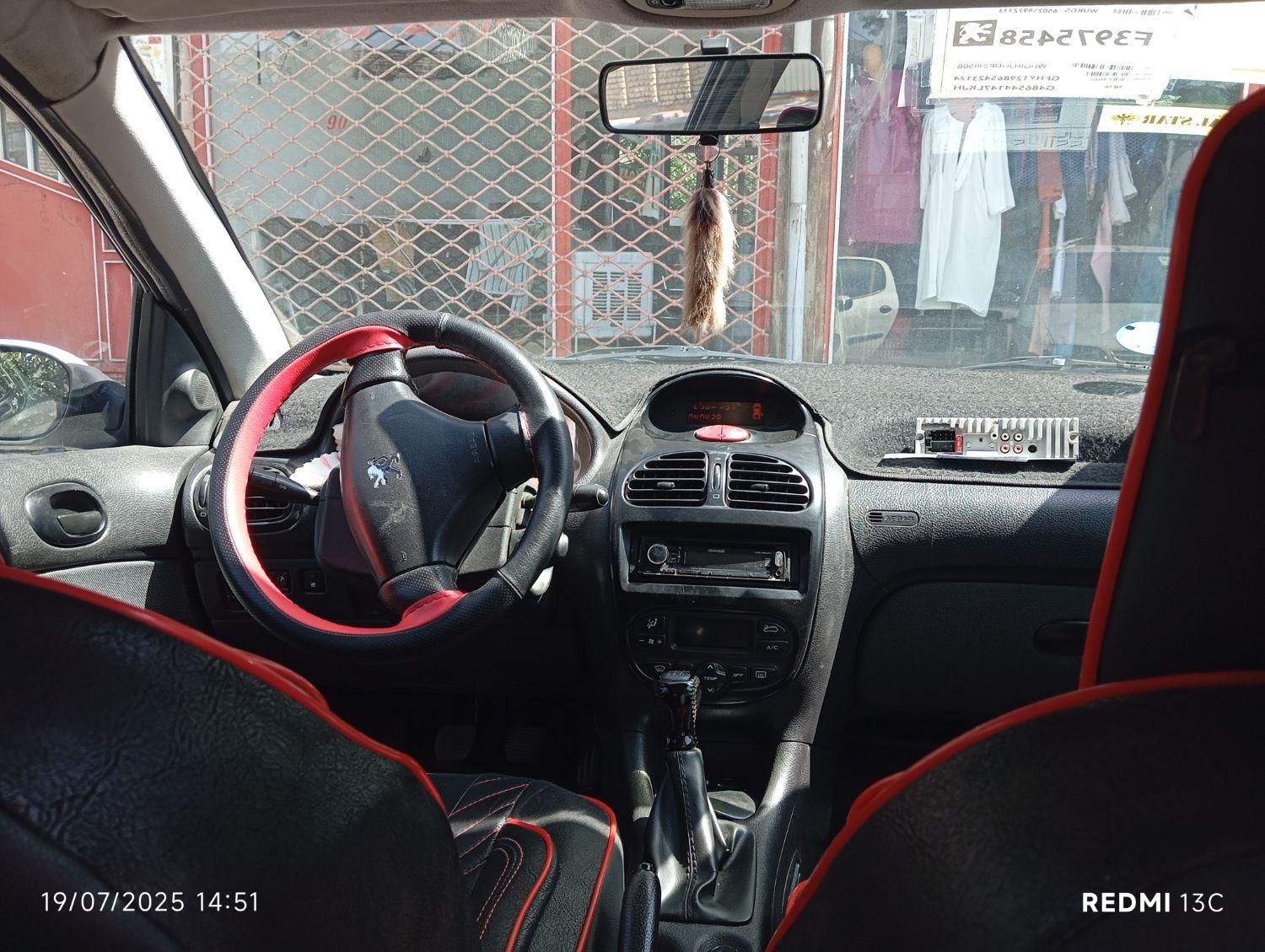 پژو ۲۰۶ صندوق دار v8 - 1393