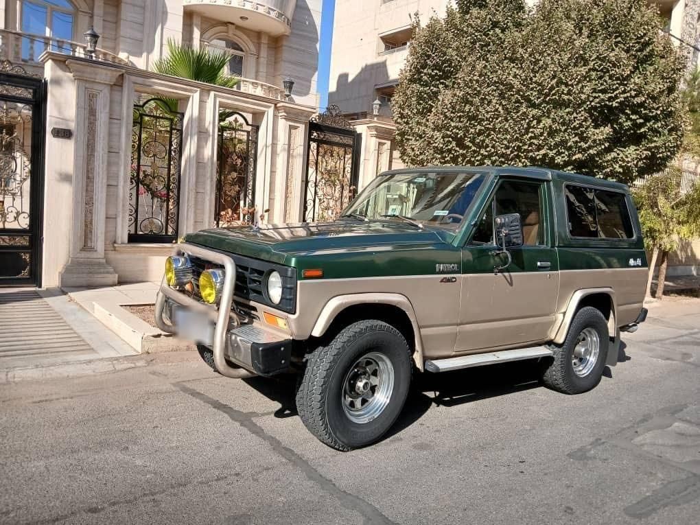 نیسان پاترول دو درب دنده‌ای - 1996