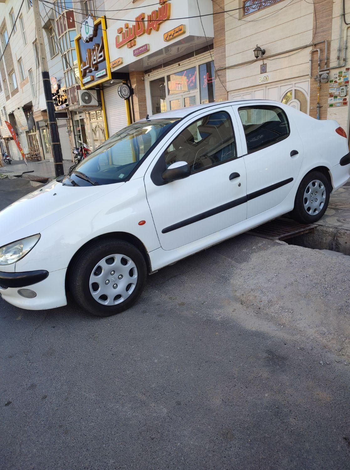 پژو ۲۰۶ صندوق دار v8 - 1393