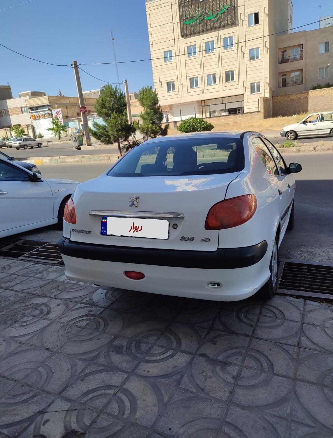 پژو ۲۰۶ صندوق دار v8 - 1393