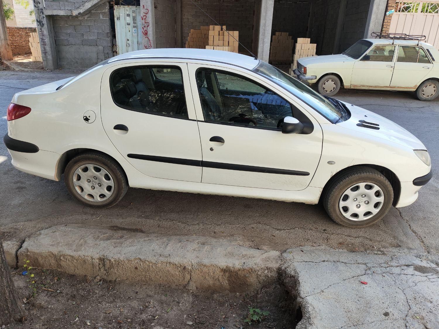پژو ۲۰۶ صندوق دار v8 - 1395