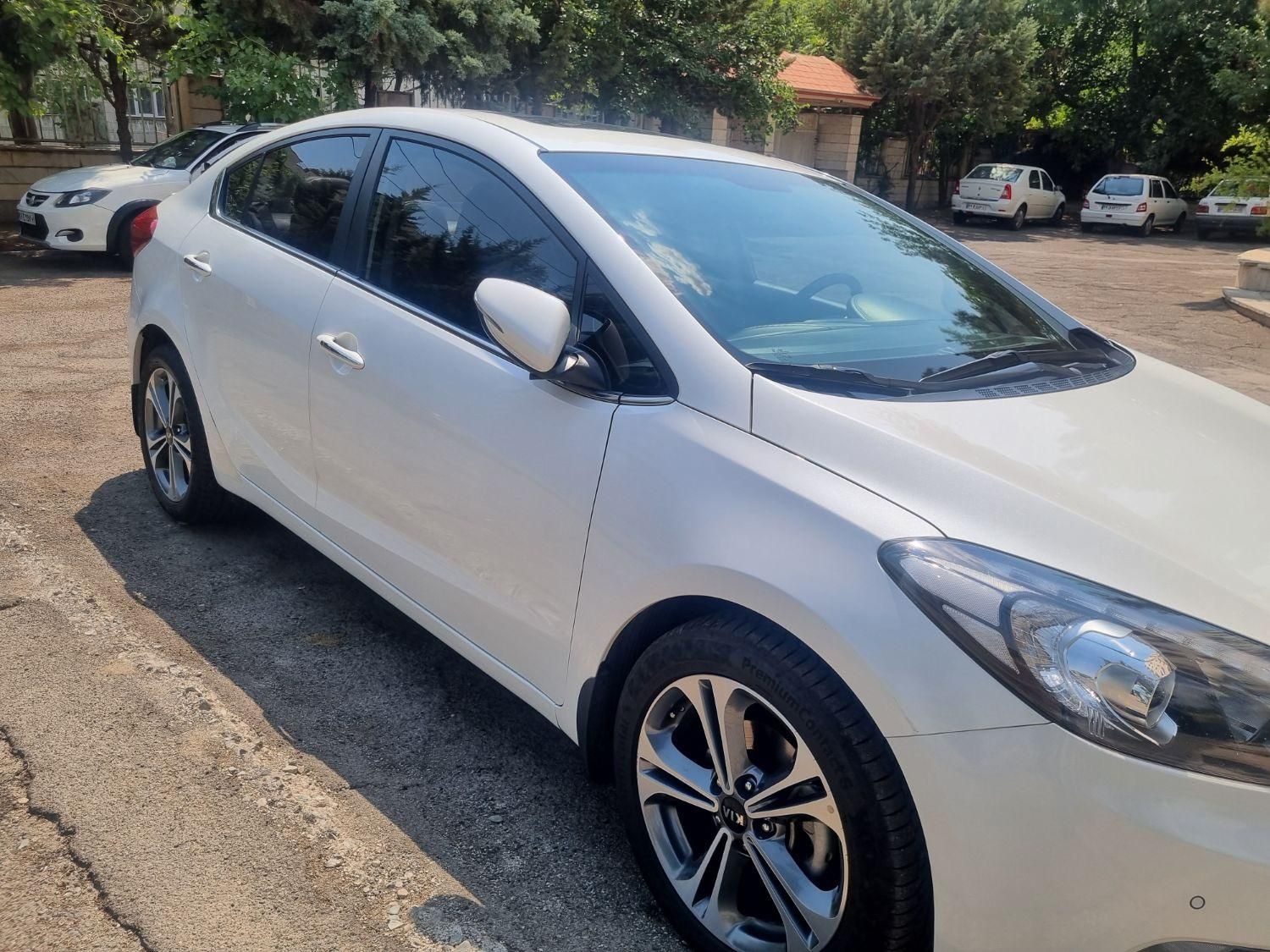 کیا سراتو 2.0 لیتر اتوماتیک GT لاین - 2016