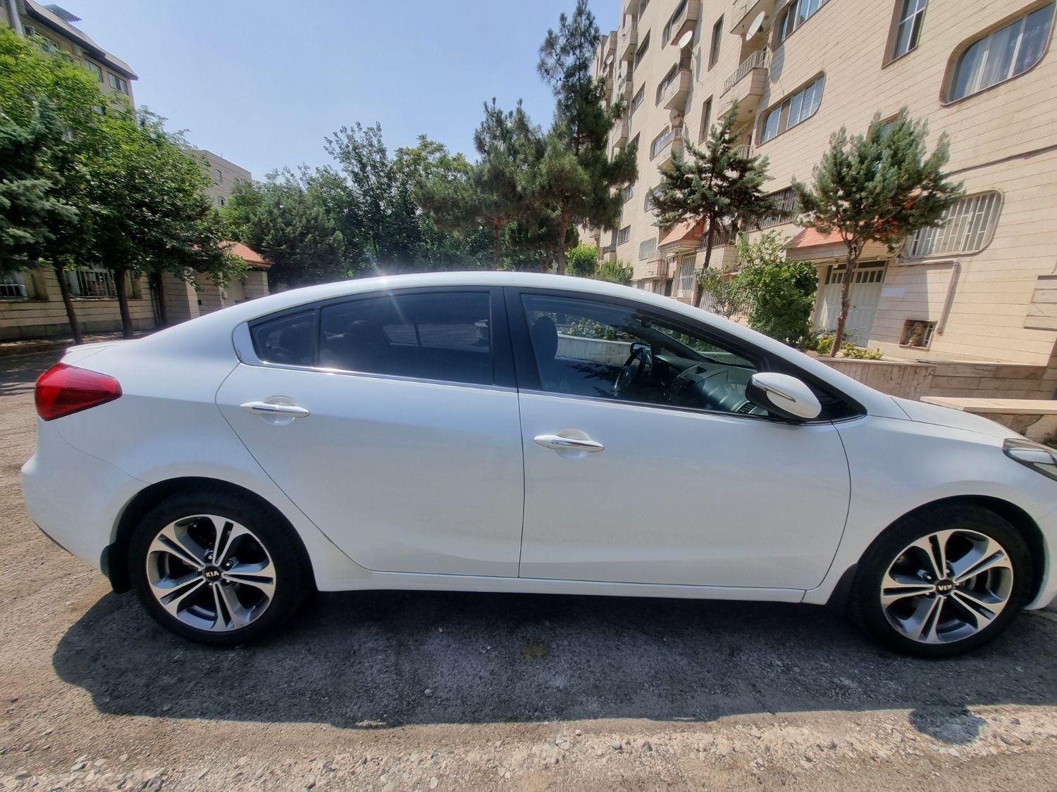 کیا سراتو 2.0 لیتر اتوماتیک GT لاین - 2016
