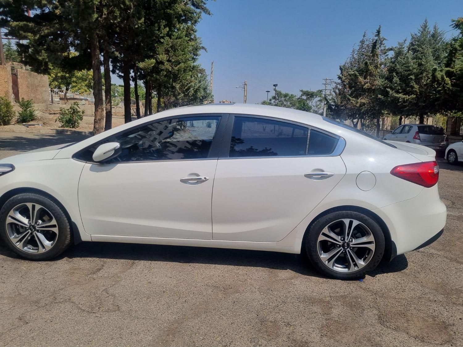 کیا سراتو 2.0 لیتر اتوماتیک GT لاین - 2016