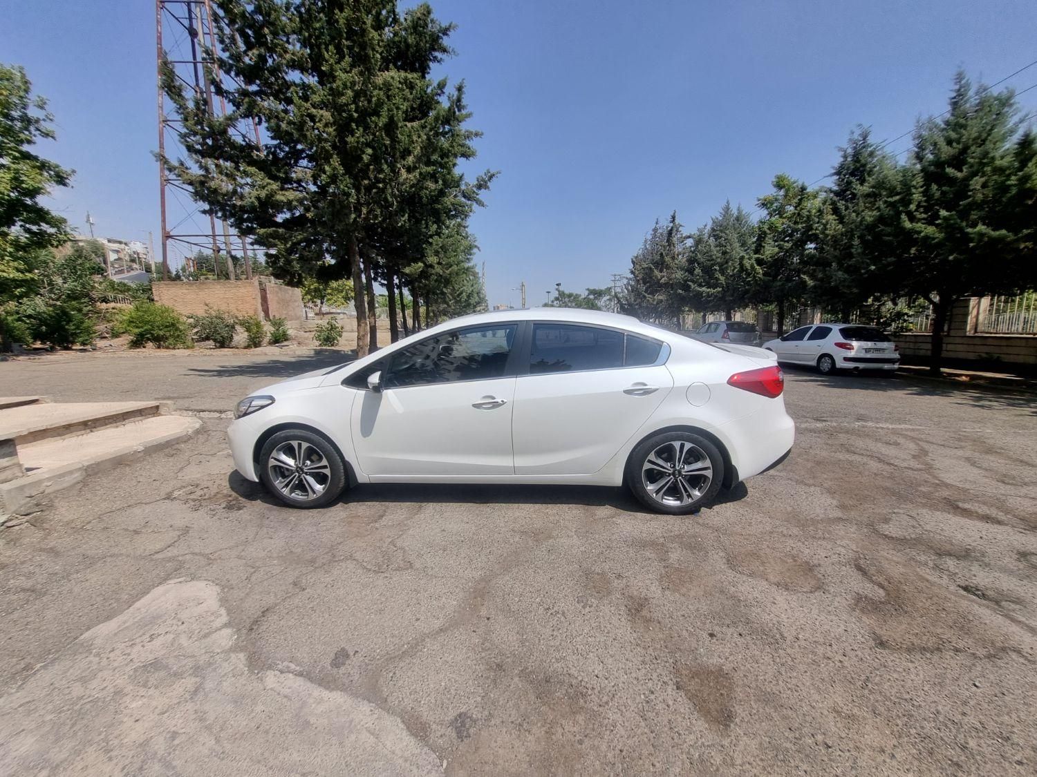 کیا سراتو 2.0 لیتر اتوماتیک GT لاین - 2016