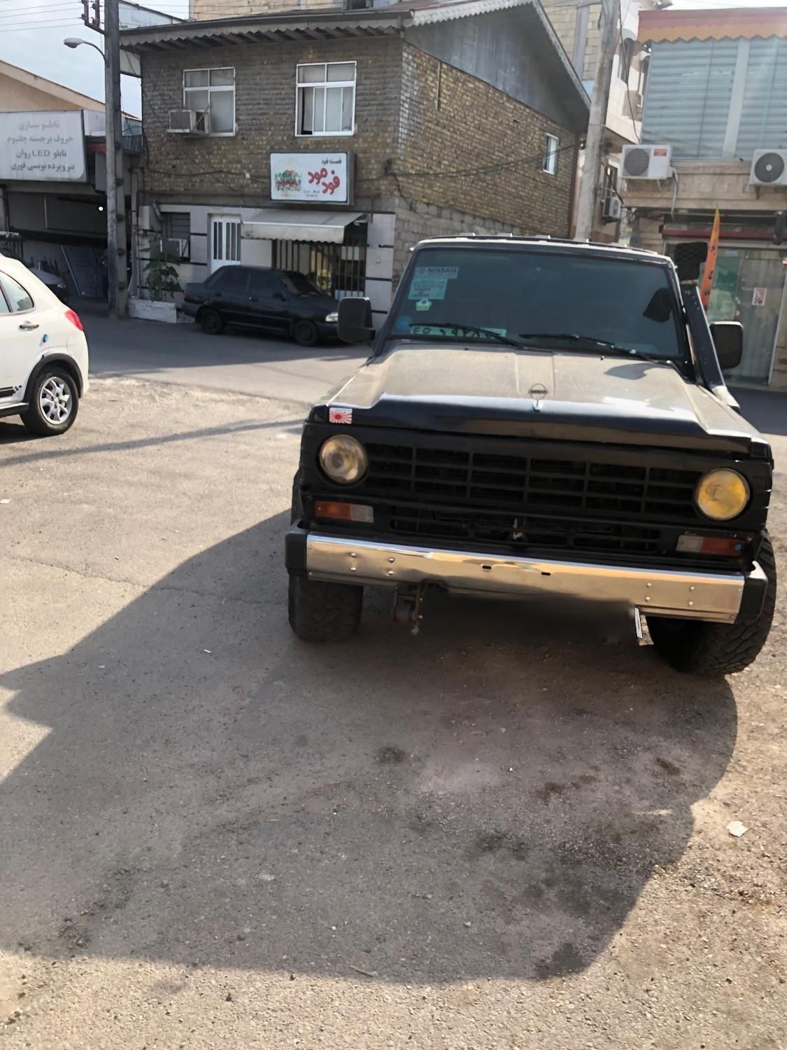 نیسان پاترول دو درب دنده‌ای - 1997