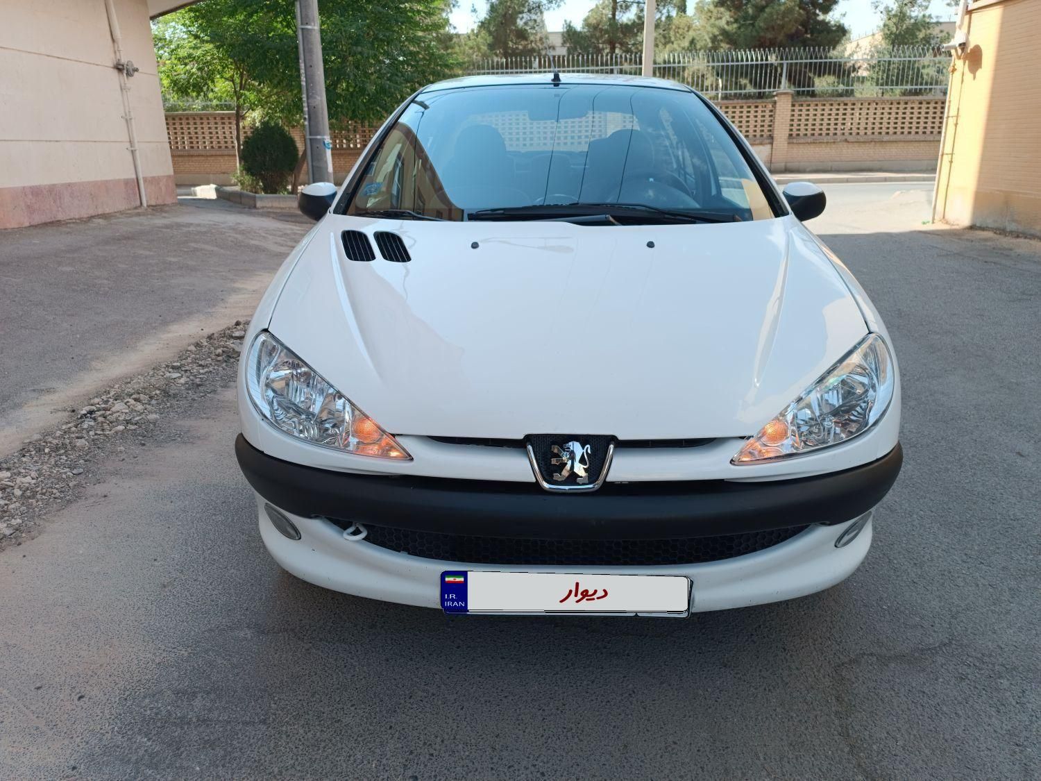 پژو ۲۰۶ صندوق دار v8 - 1393