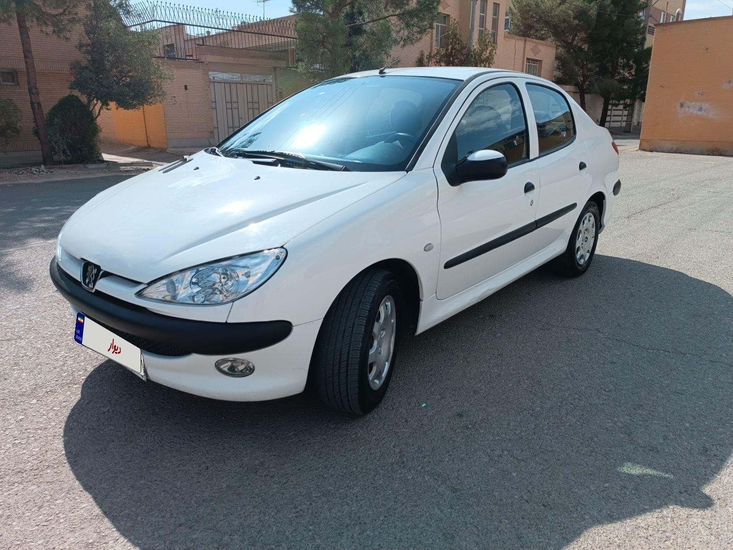 پژو ۲۰۶ صندوق دار v8 - 1393