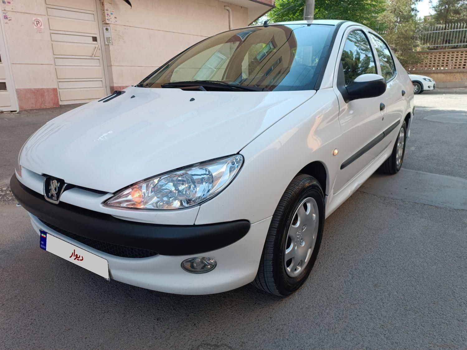 پژو ۲۰۶ صندوق دار v8 - 1393