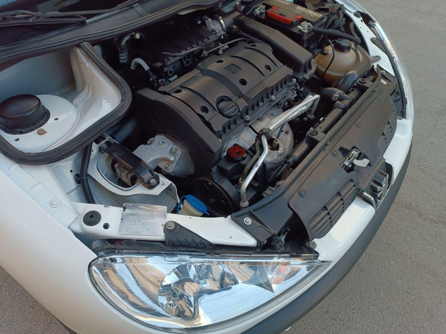 پژو ۲۰۶ صندوق دار v8 - 1393